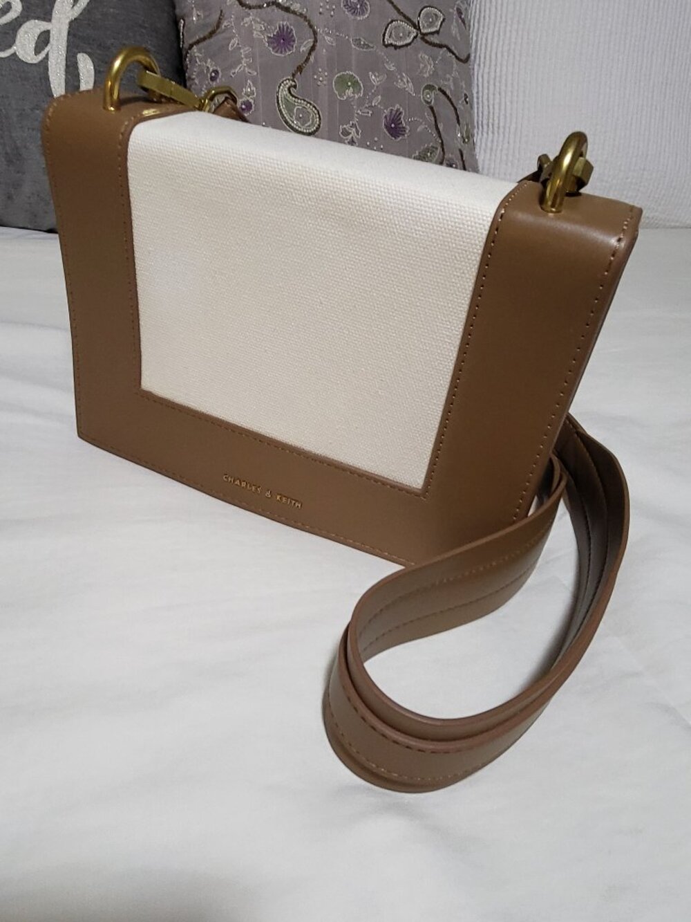 Charles & Keith Hand/shoulder Bag